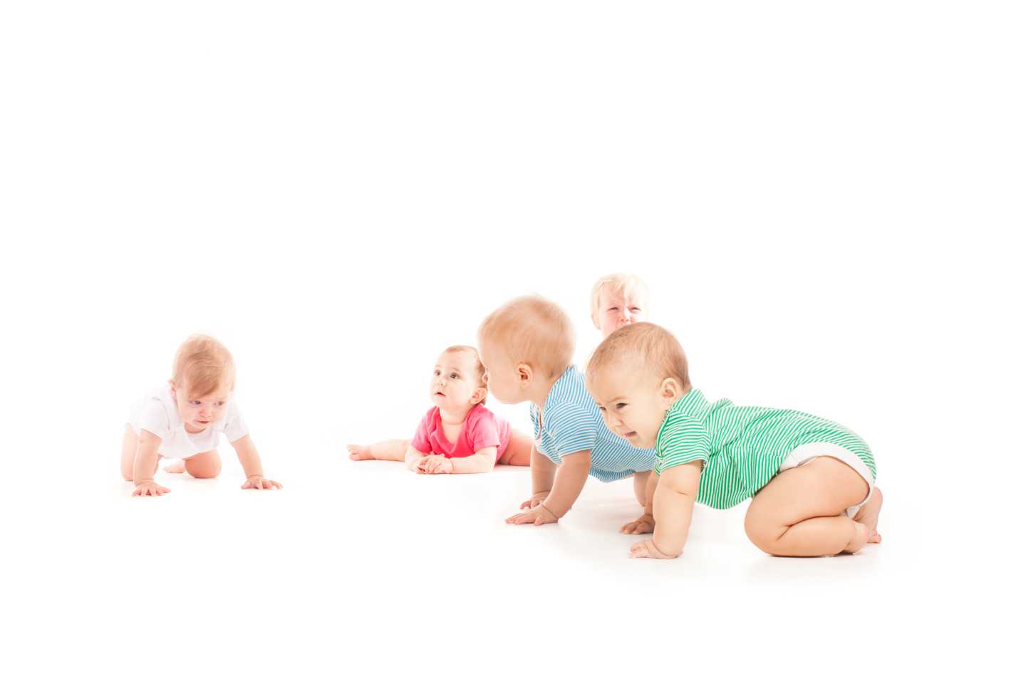重庆代生双胞胎官网，1个多月婴儿吃奶量是多少